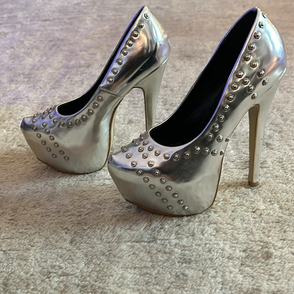 Liliana Heels - Picture 3 of 9